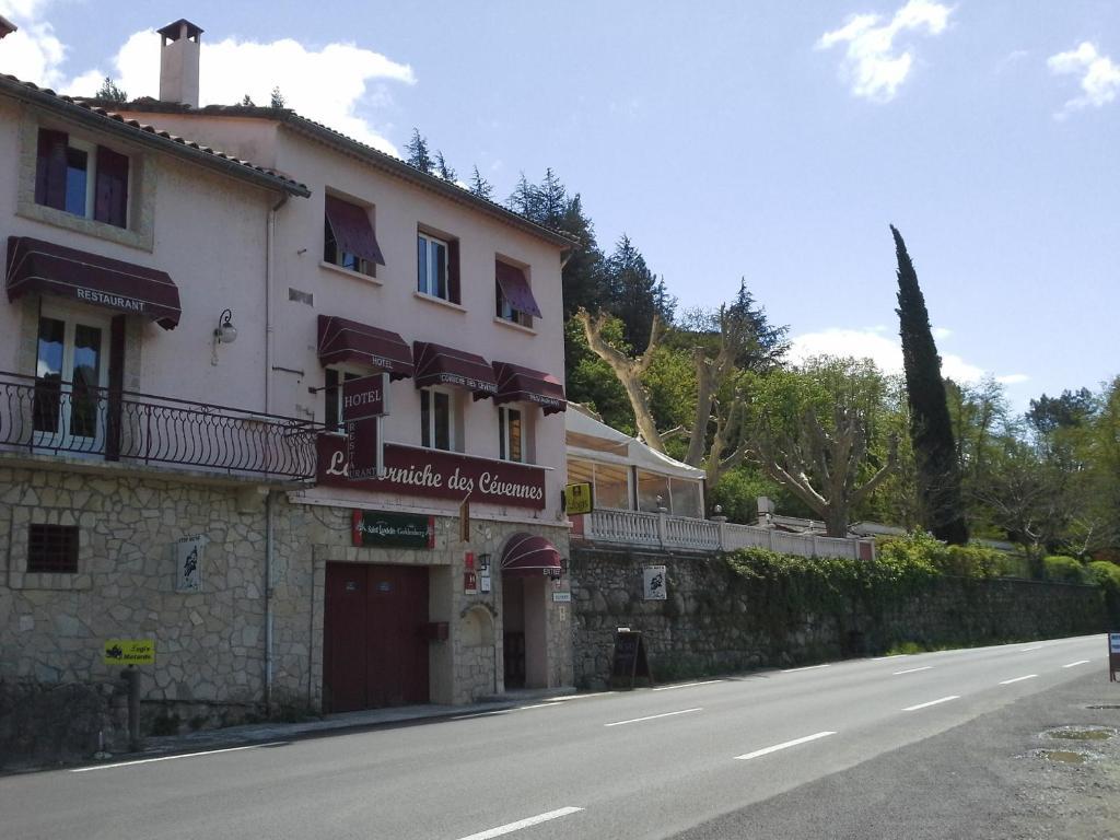 Hotel Logis Restaurant La Corniche Des Cevennes 2*
