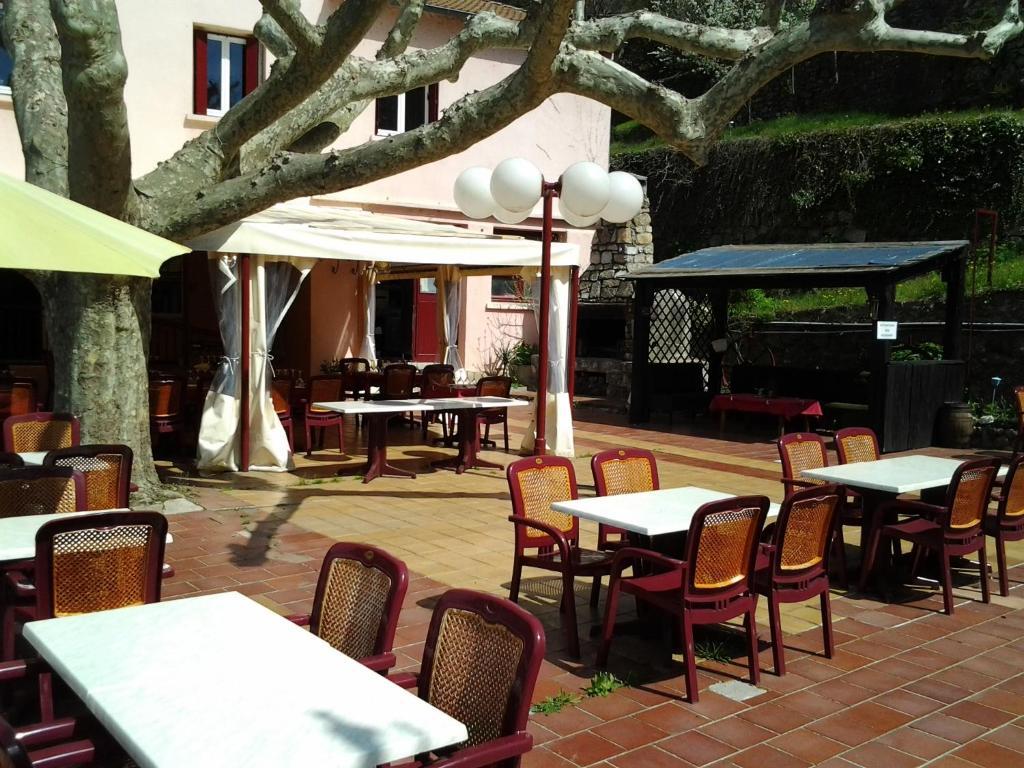 Hotel Logis Restaurant La Corniche Des Cevennes