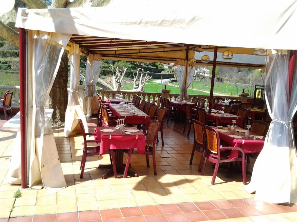 Hotel Logis Restaurant La Corniche Des Cevennes 2*